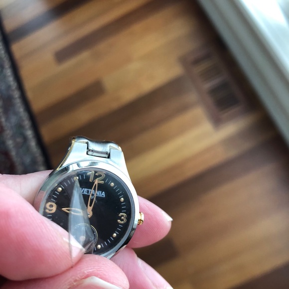 BNIB ladies Vetania watch - Picture 6 of 16